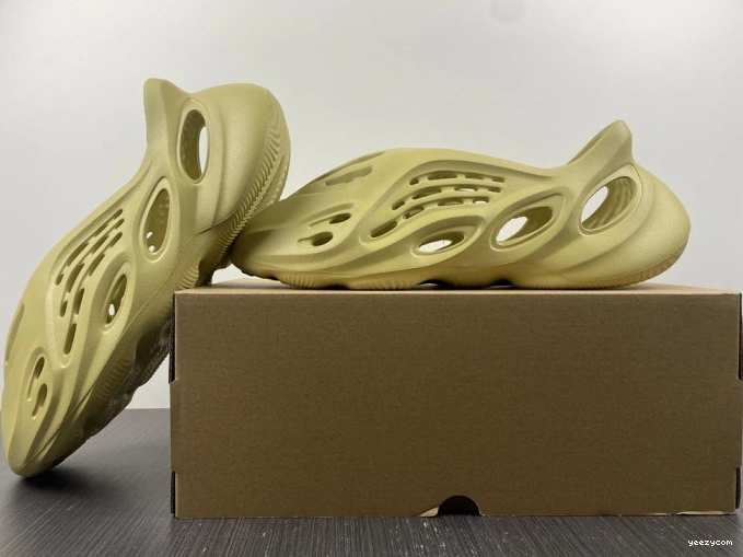 Foam Adidas RNNR Yeezy Sulfur GV6775 1115